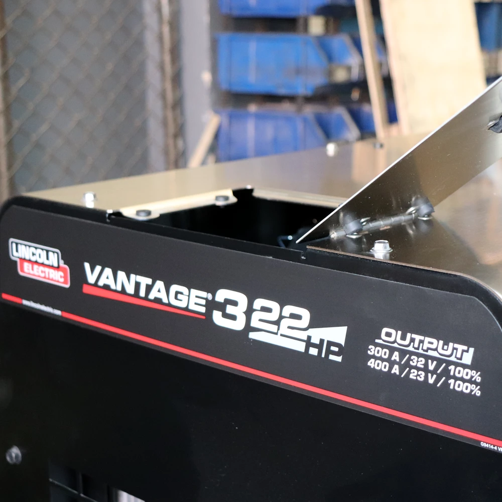 Motosoldador Lincoln Vantage 322 Kubota - 22HP, 400A, Detalle marca