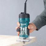 Ruteadora Rebordeadora Makita 0.7Hp 530W M3700B Vista action