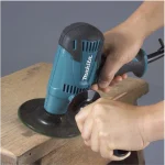 Lijadora Rotativa Makita 5 400w GV5010 vista uso