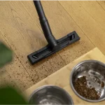 Aspiradora en Seco y Humedo 1000w 4.0lt Karcher SE 4 1.081-112.0 vista uso
