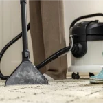 Aspiradora en Seco y Humedo 1000w 4.0lt Karcher SE 4 1.081-112.0 vista uso 2