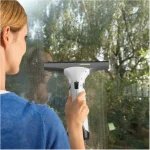 Limpia Vidrios Inalambrico Karcher 250mm WV 1 PLUS 1.633-610.0 vista uso